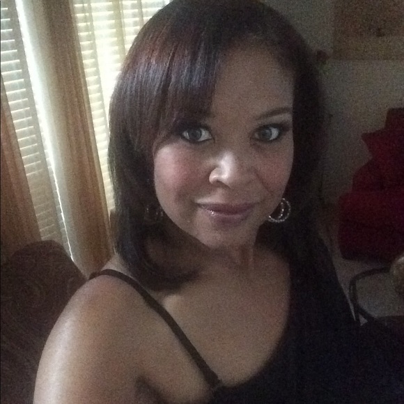 Meet your Posher, Denita - Picture 3 of 5